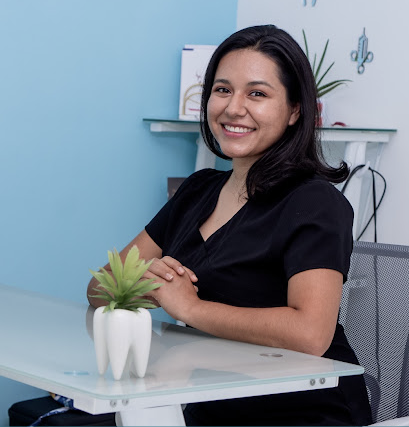 Dra. Anabel García Balcazar, especialista en ortodoncia y ortopedia maxilofacial en Guadalajara
